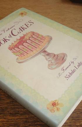 The Victorian Book of Cakes